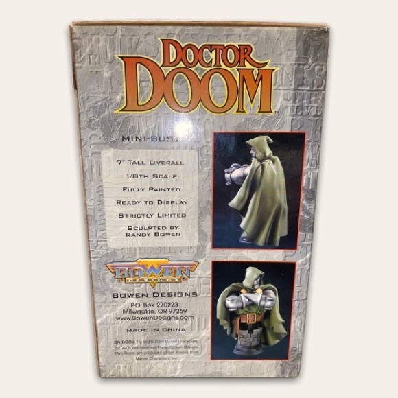 2004 - Marvel’s Dr. Doom - Bowen Designs Mini-Bust - #1517 of 4000 - Picture 3 of 4